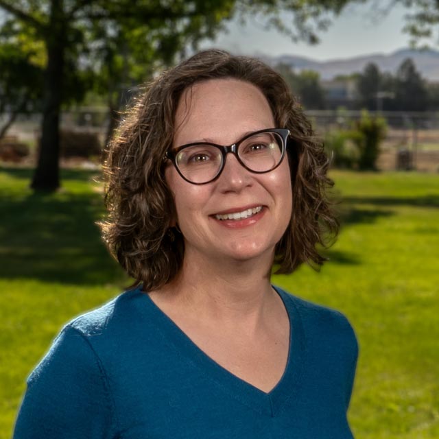 Photo of Jenni Burr, Extension