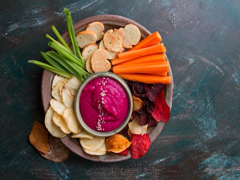 Beet Dip with Vegetables