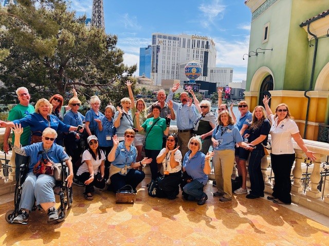 Clark County Master Gardeners touring gardens