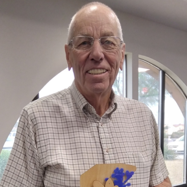 Steve receiving Desert Sage Award
